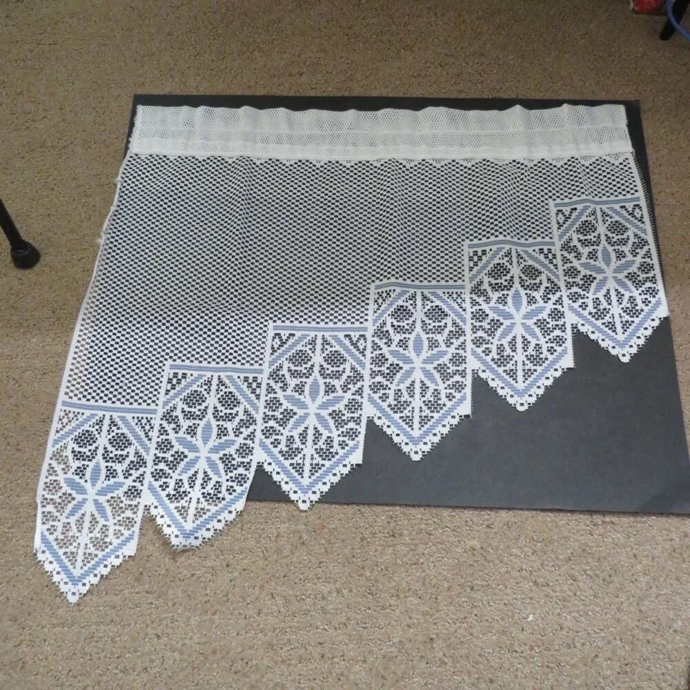 vintage white lace swag valance with a blue pattern & triangle edge